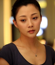 穿动物园的女编辑